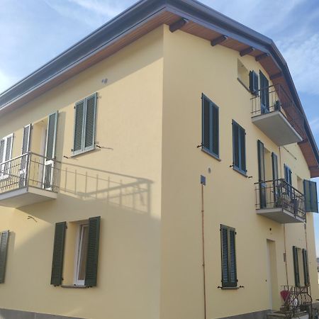 Comodo, Pratico E Tranquillo Arona Exterior photo